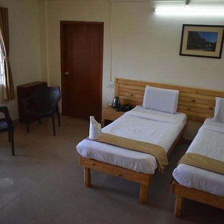 שילונג Hotel Travellers Inn מראה חיצוני תמונה
