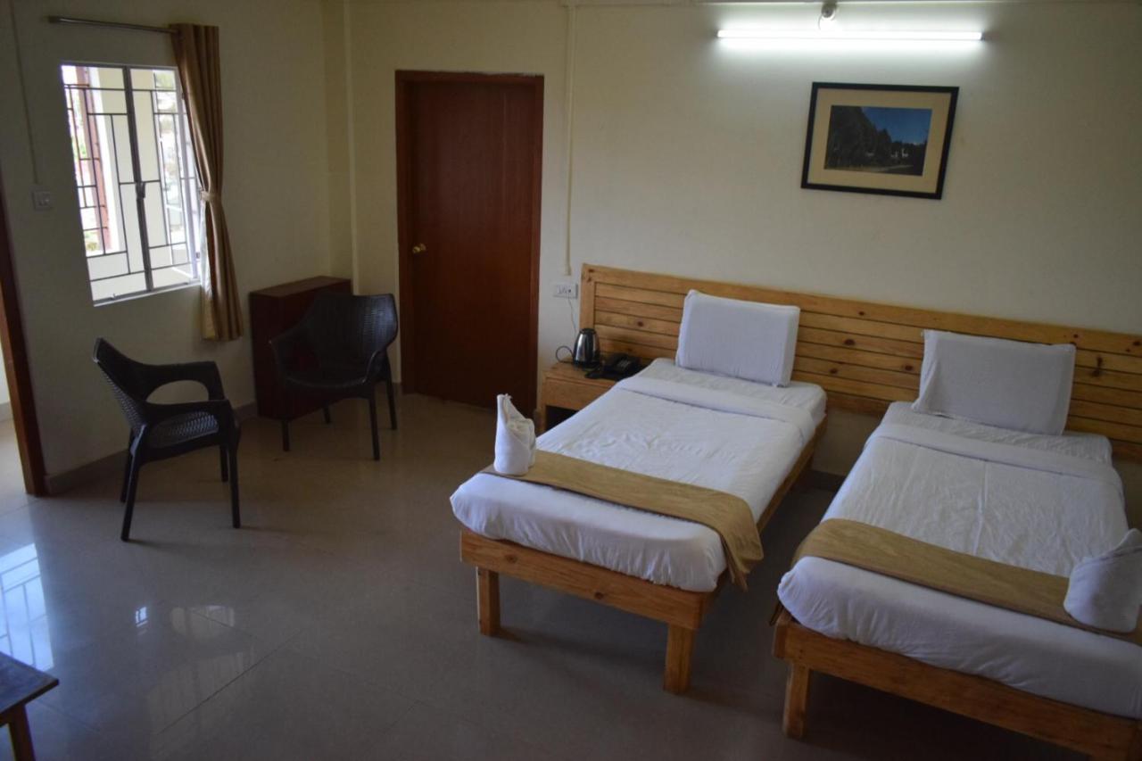 שילונג Hotel Travellers Inn מראה חיצוני תמונה