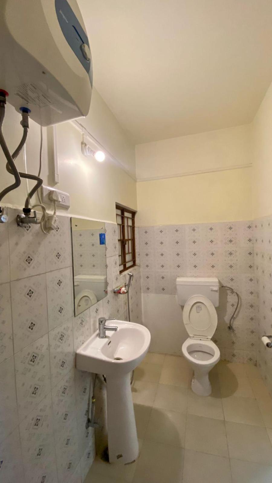 שילונג Hotel Travellers Inn מראה חיצוני תמונה