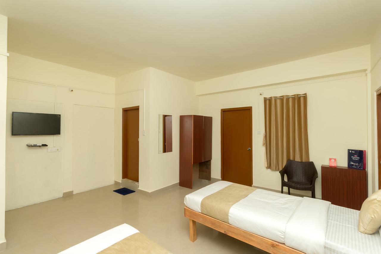 שילונג Hotel Travellers Inn מראה חיצוני תמונה