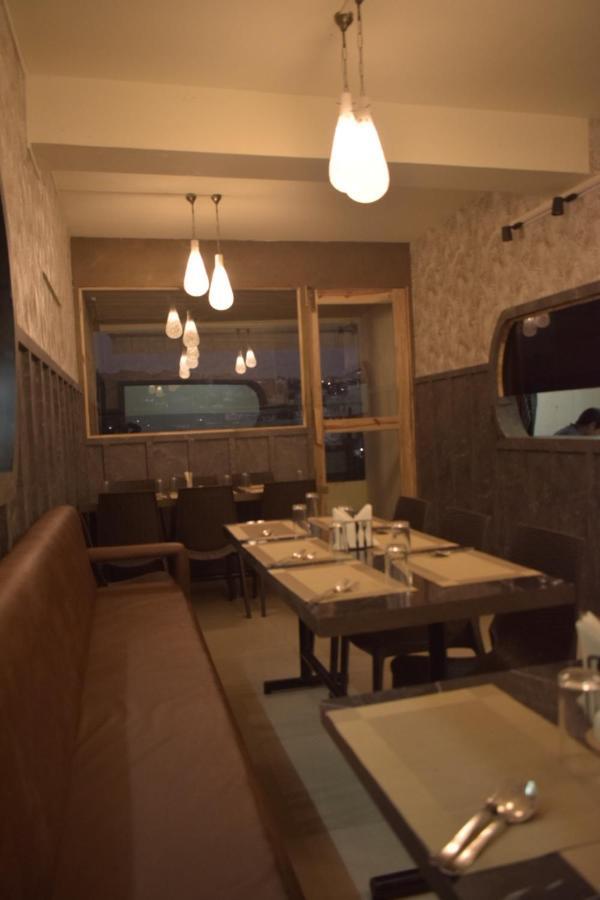 שילונג Hotel Travellers Inn מראה חיצוני תמונה