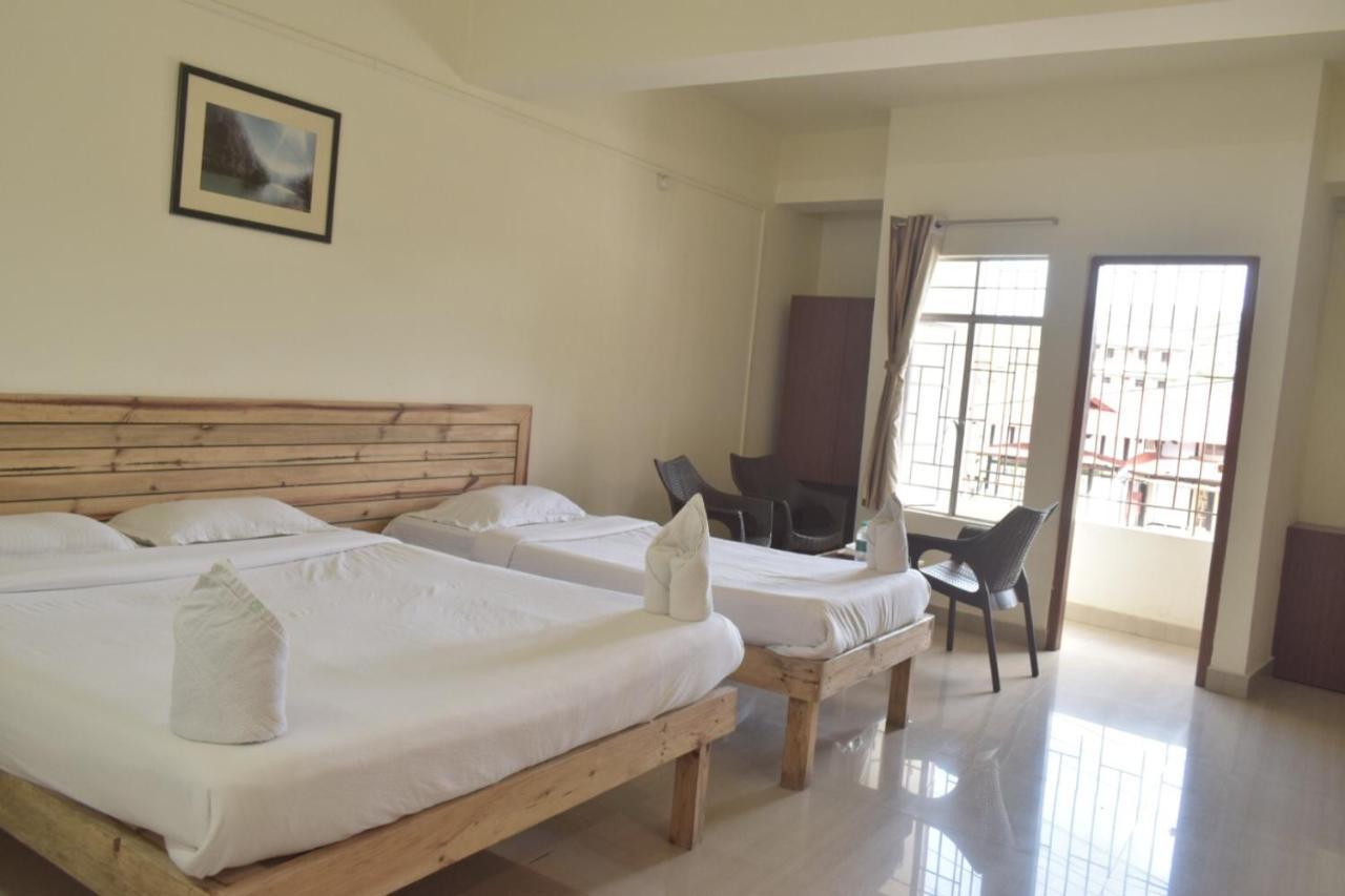 שילונג Hotel Travellers Inn מראה חיצוני תמונה