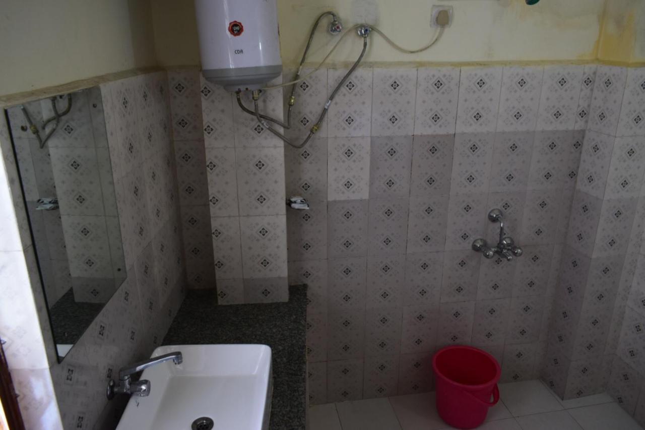 שילונג Hotel Travellers Inn מראה חיצוני תמונה