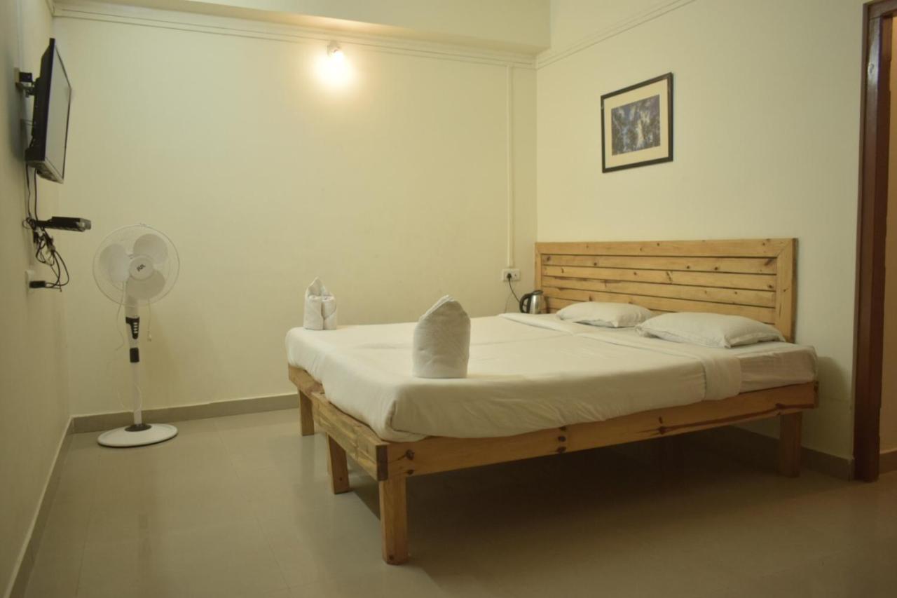 שילונג Hotel Travellers Inn מראה חיצוני תמונה
